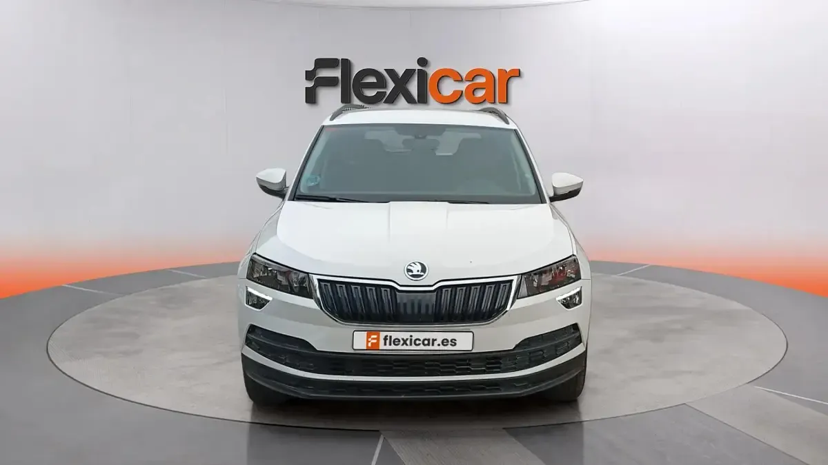 Usado Skoda Karoq Ambition 150 CV (110 kW) 2021 Blanco SUV