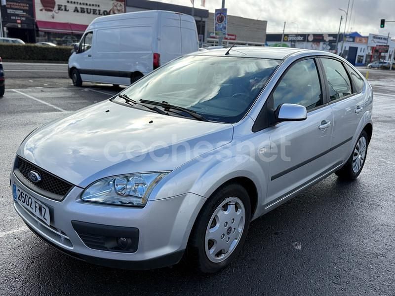 Gris / plata Usado 2007 Ford Focus Titanium Berlina | 3500 € (Buen precio) - Imagen 1/4