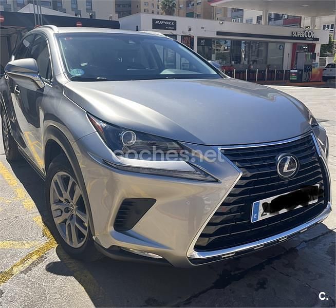 Usado Lexus NX300h Executive Line 197 CV (144 kW) 2019 Gris / plata SUV