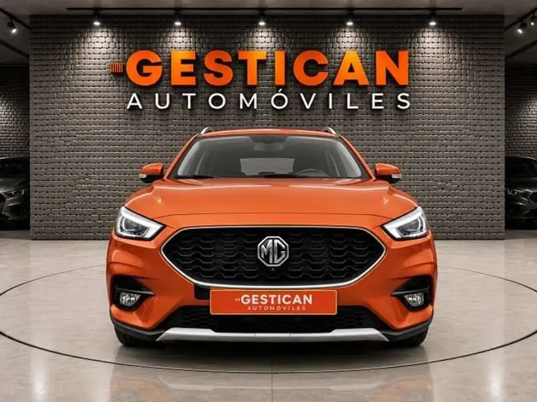 Usado MG ZS Luxury 106 CV (77 kW) 2023 Naranja SUV