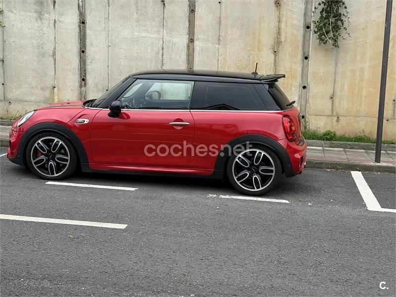 Usado Mini John Cooper Works 231 CV (169 kW) 2016 Granate Utilitario
