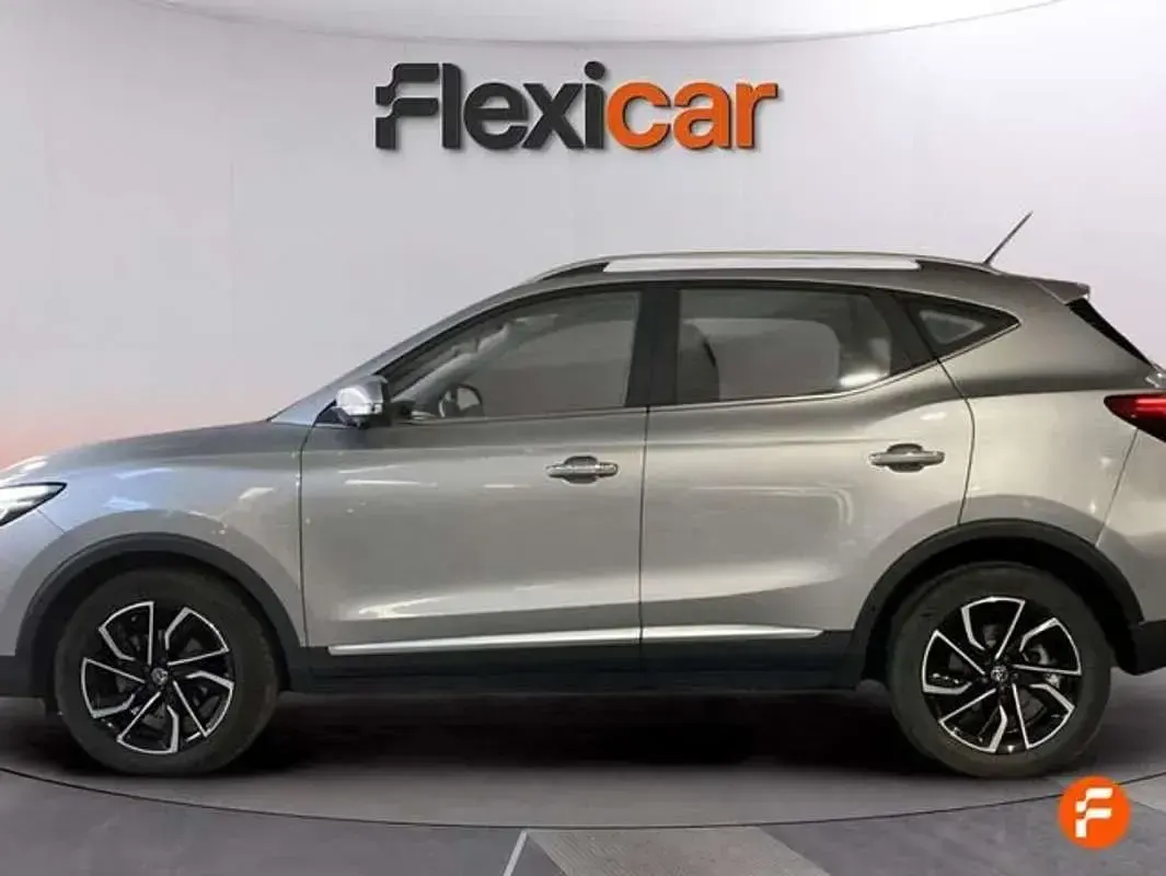 Usado MG ZS Luxury 111 CV (81 kW) 2022 Gris SUV
