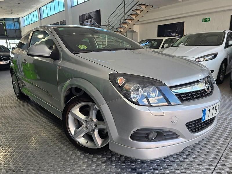 Usado Opel Astra GTC Sport 120 CV (88 kW) 2011 Gris / plata Berlina