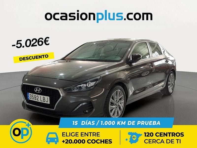 Usado Hyundai i30 120 CV (88 kW) 2019 Marrón Berlina