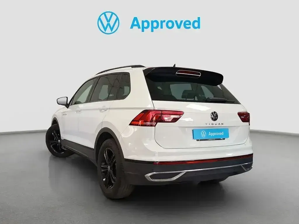Usado VW Tiguan Sportline 150 CV (110 kW) 2022 Blanco SUV