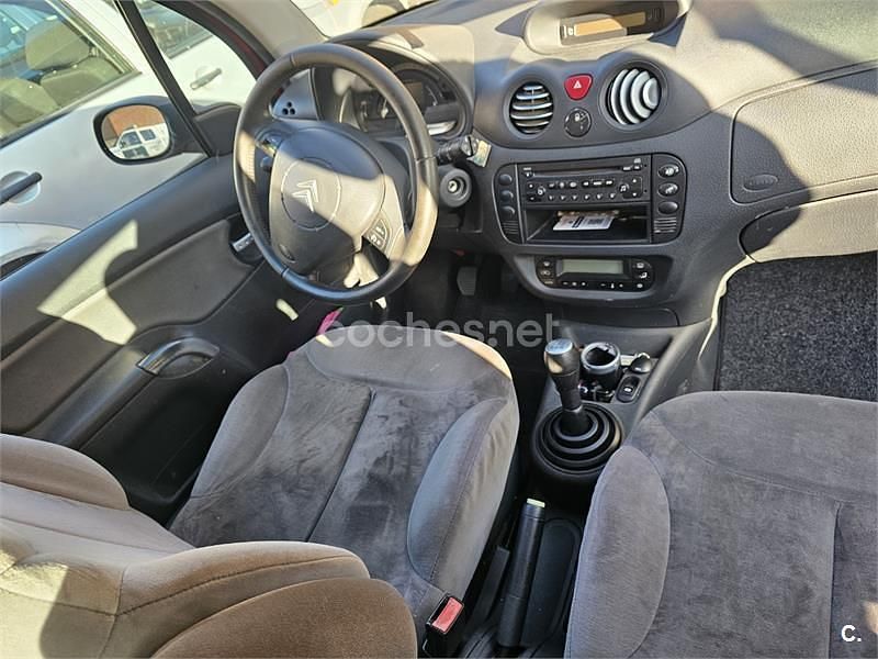 Usado Citroën C3 Exclusive 70 CV (51 kW) 2003 Rojo Berlina