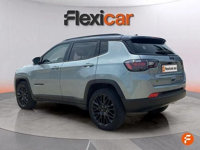 Usado Jeep Compass Night Eagle 130 CV (95 kW) 2022 Gris SUV
