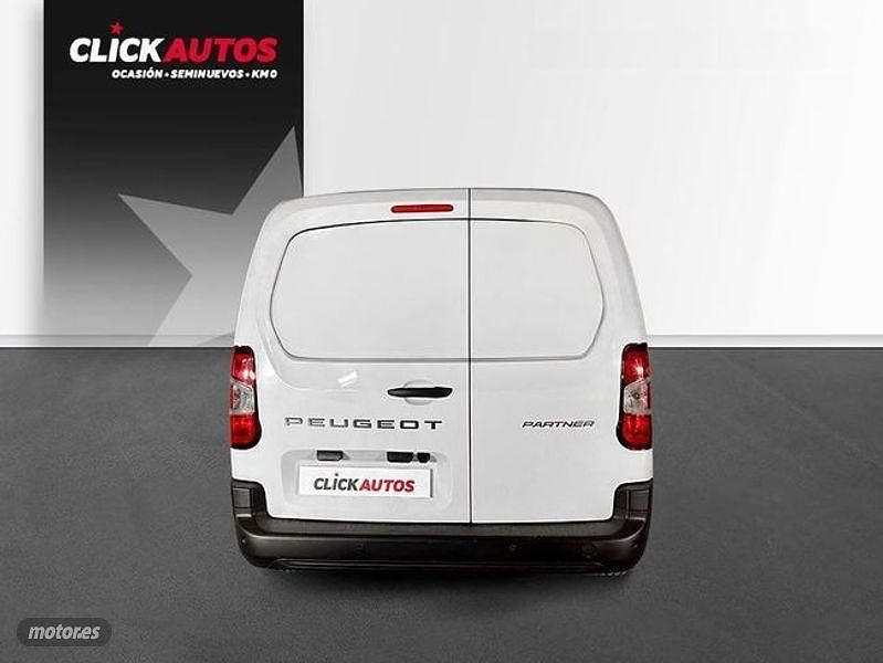 Usado Peugeot Partner 100 CV (73 kW) 2024 Blanco Monovolumen
