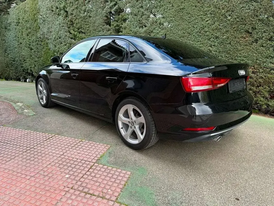 Usado Audi A3 116 CV (85 kW) 2020 Negro Berlina