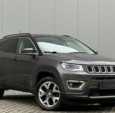 Usado Jeep Compass Trailhawk 170 CV (125 kW) 2019 Gray SUV