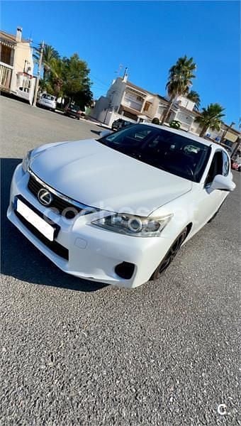Usado Lexus CT200h 136 CV (100 kW) 2013 Blanco Berlina