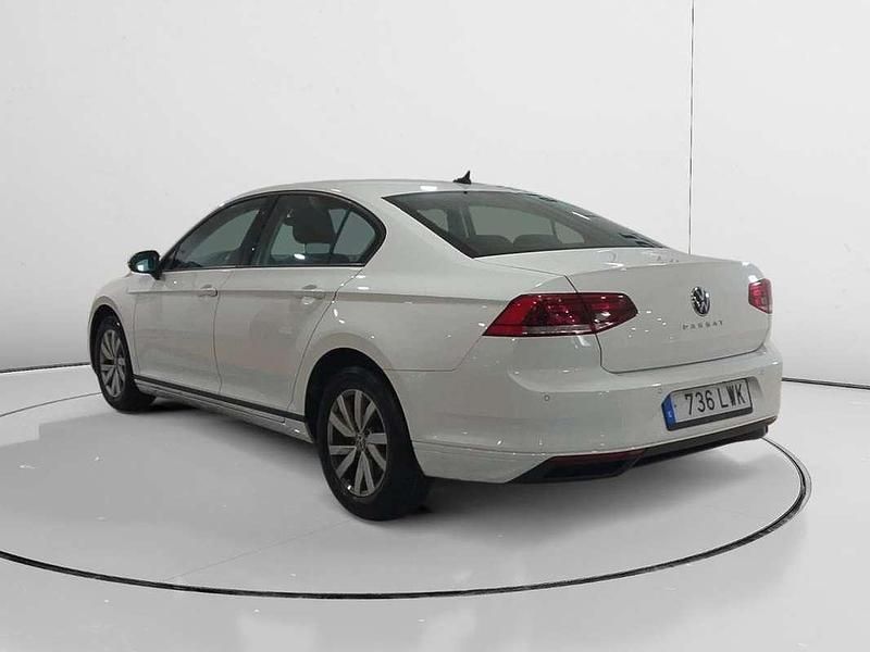 Usado VW Passat 151 CV (111 kW) 2022 Blanco Familiar