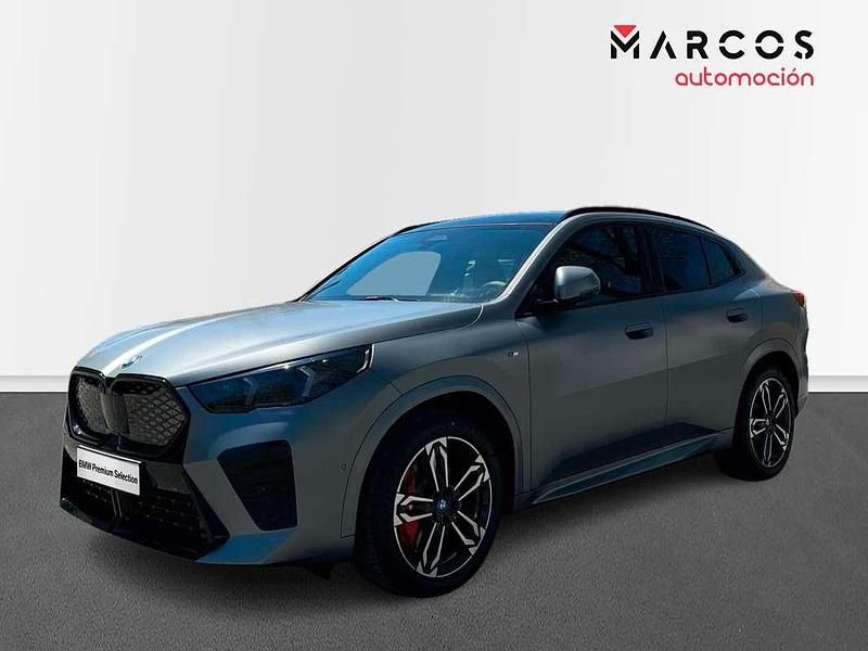 Gris Usado 2025 BMW iX2 SUV | 55.900 € (Precio justo) - Imagen 1/4