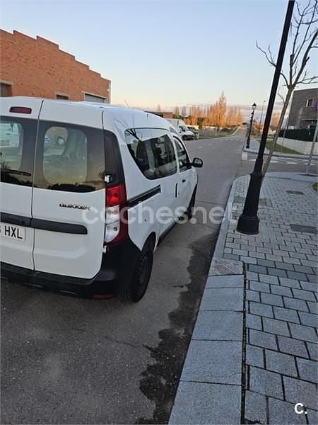 Usado Dacia Dokker Ambiance 90 CV (66 kW) 2014 Blanco Monovolumen