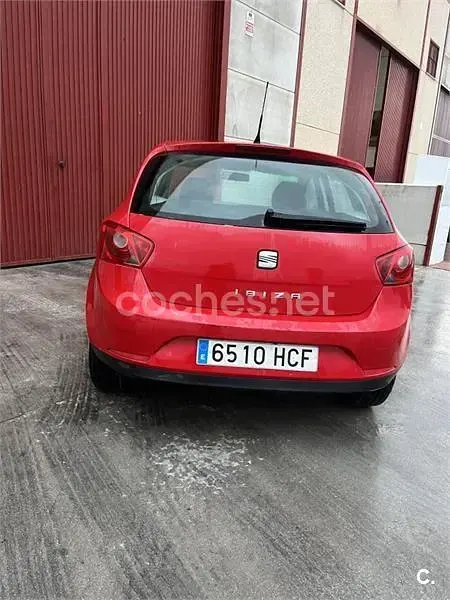 Usado Seat Ibiza Style 90 CV (66 kW) 2011 Rojo Berlina