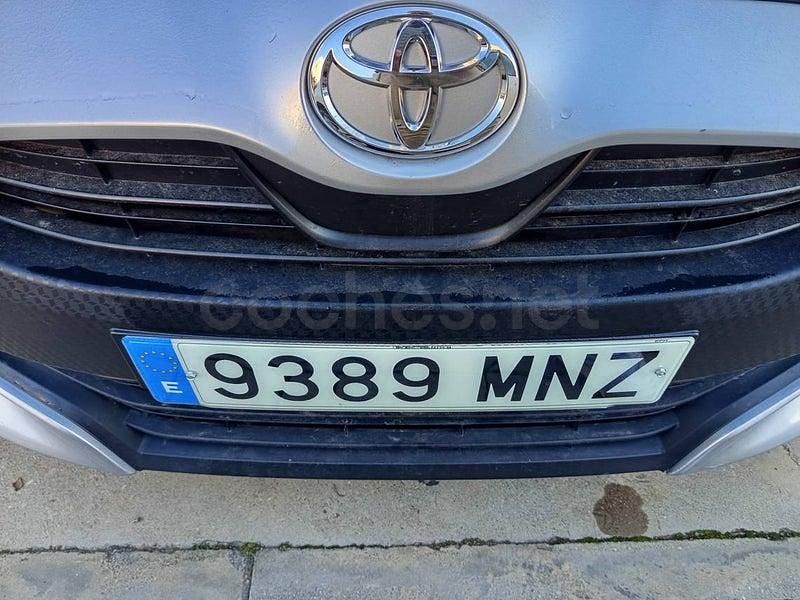 Usado Toyota Yaris 125 CV (91 kW) 2024 Gris / plata Berlina