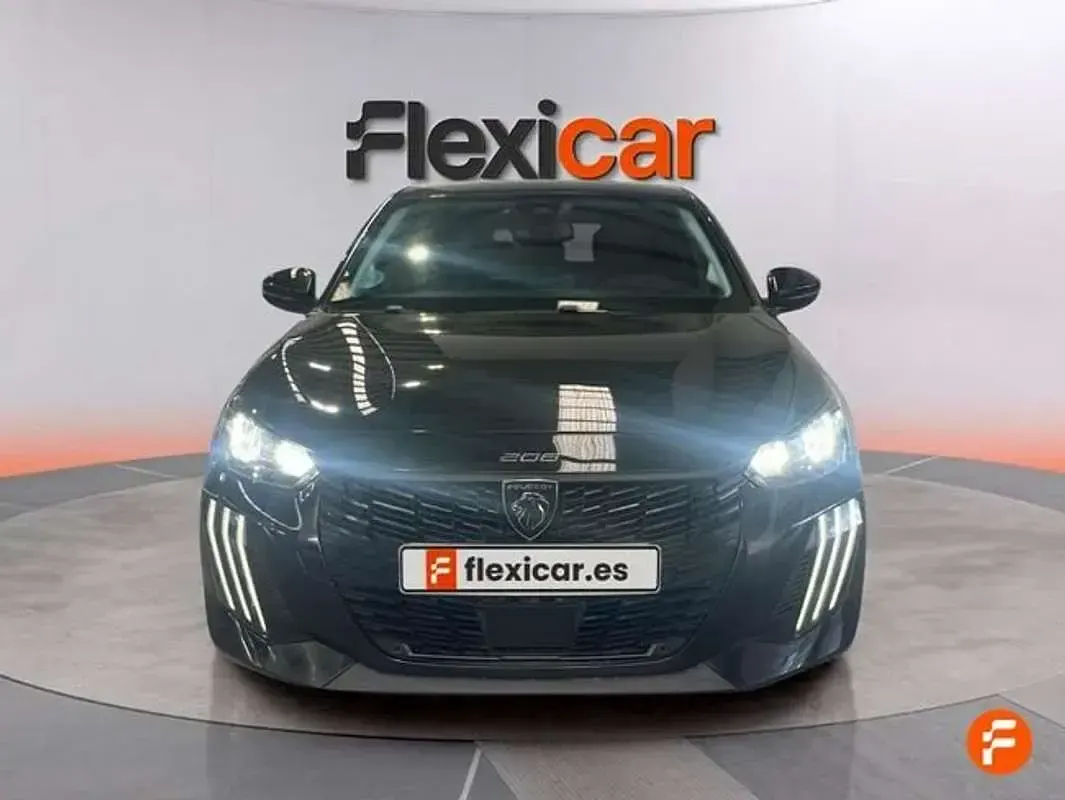 Usado Peugeot 208 Allure 101 CV (74 kW) 2025 Negro Utilitario