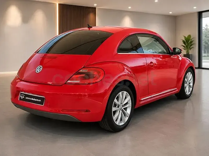 Usado VW Beetle Design 105 CV (77 kW) 2013 Rojo Utilitario