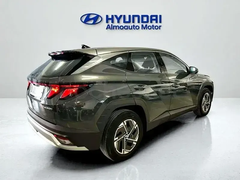 Usado Hyundai Tucson 115 CV (84 kW) 2024 Gris / plata SUV