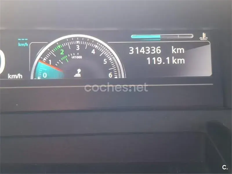Usado Renault Scénic III Dynamique 130 CV (95 kW) 2013 Granate Monovolumen
