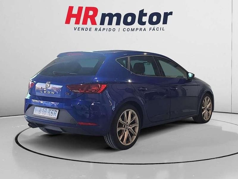 Usado Seat Leon FR 132 CV (97 kW) 2018 Azul Utilitario