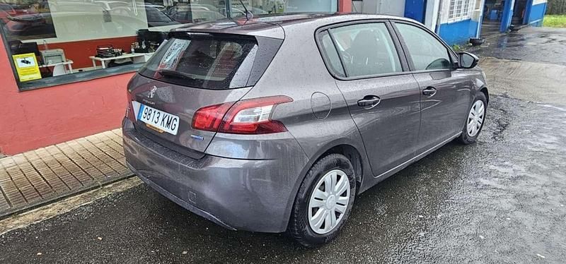 Usado Peugeot 308 Access 99 CV (72 kW) 2018 Gris Utilitario