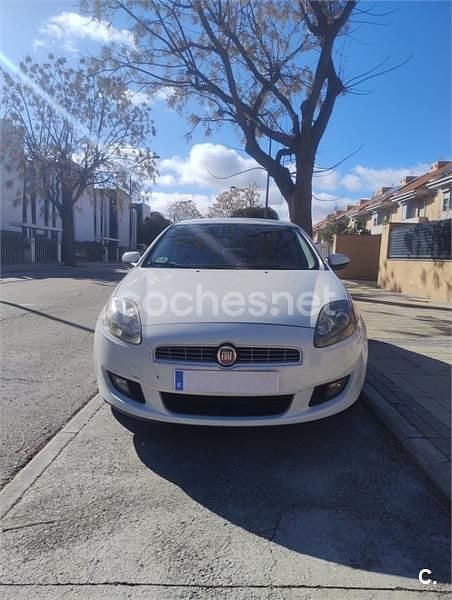 Blanco Usado 2012 Fiat Bravo Active Utilitario | 4200 € (Precio justo) - Imagen 1/4