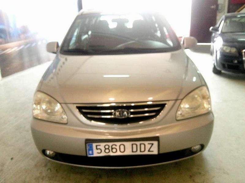 Usado Kia Carens EX 112 CV (82 kW) 2004 Plateado Monovolumen