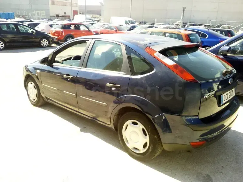 Usado Ford Focus 115 CV (84 kW) 2005 Azul Berlina