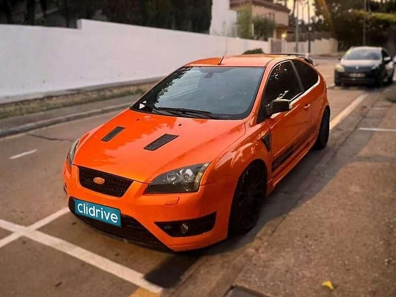 Usado Ford Focus ST 226 CV (166 kW) 2006 Naranja Utilitario