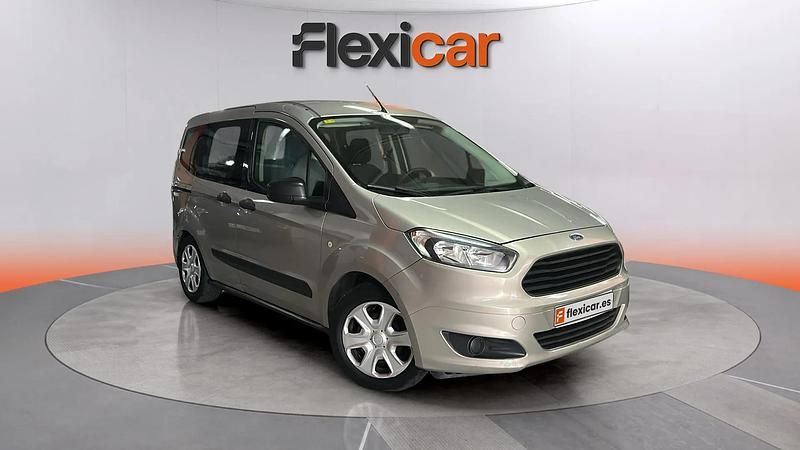 Usado Ford Tourneo Courier Ambiente 102 CV (75 kW) 2015 Gris Monovolumen