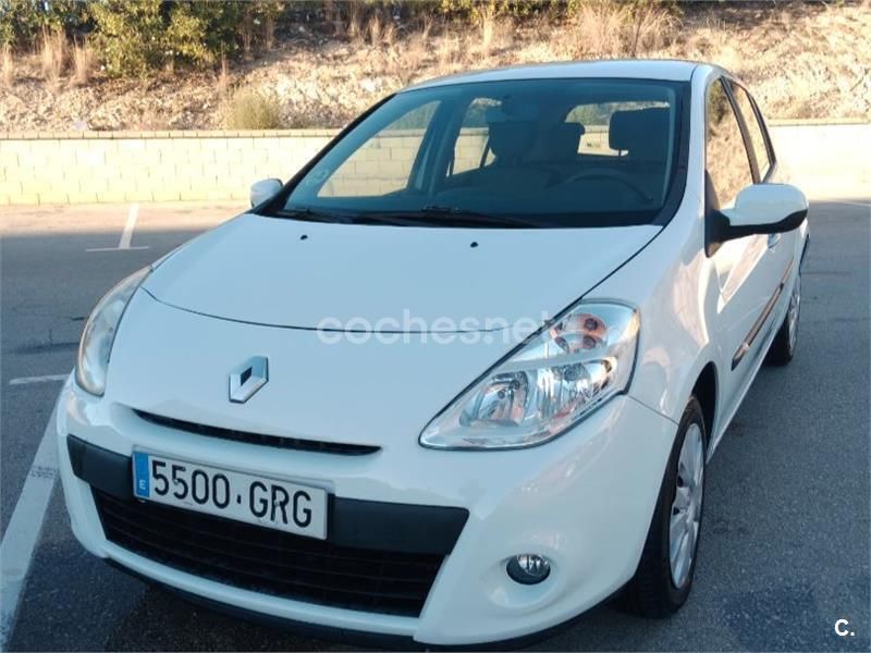 Blanco Usado 2009 Renault Clio II Exception Berlina | 5300 € (Un poco caro) - Imagen 1/4