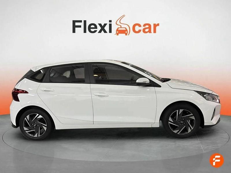 Usado Hyundai i20 84 CV (61 kW) 2022 Blanco Berlina
