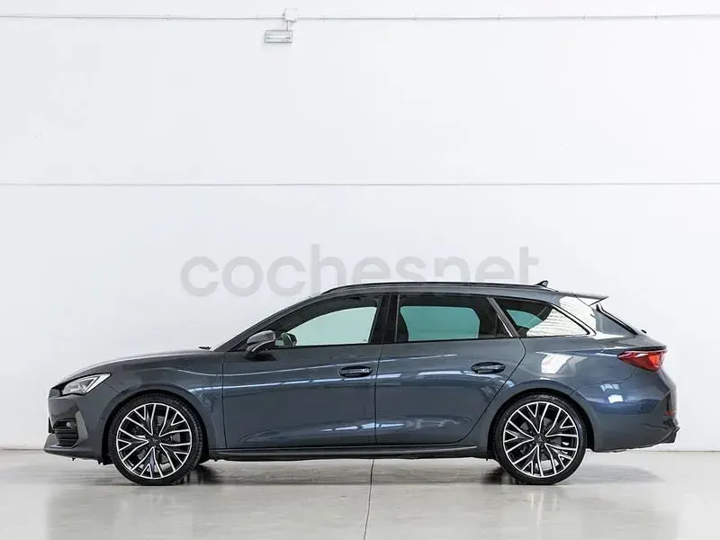 Usado Cupra Leon VZ 310 CV (228 kW) 2022 Gris / plata Familiar