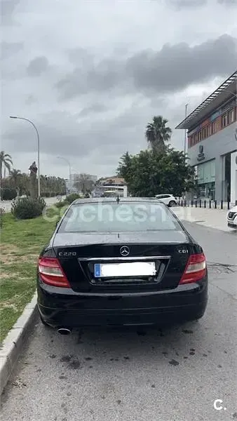 Usado Mercedes C220 170 CV (125 kW) 2010 Negro Berlina