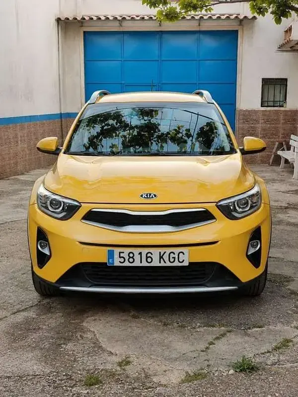 Usado Kia Stonic 116 CV (85 kW) 2017 Amarillo SUV