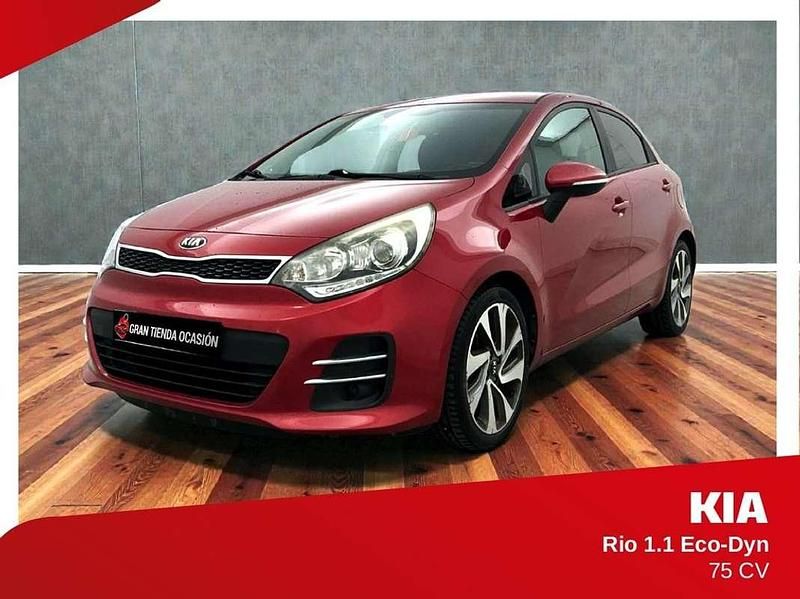 Usado Kia Rio 75 CV (55 kW) 2016 Rojo Utilitario