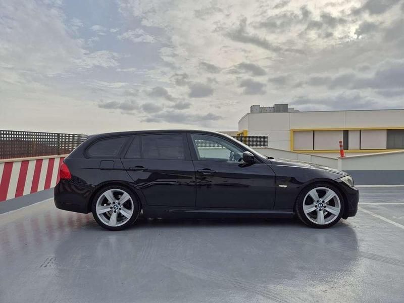 Usado BMW 318 143 CV (105 kW) 2012 Negro Familiar