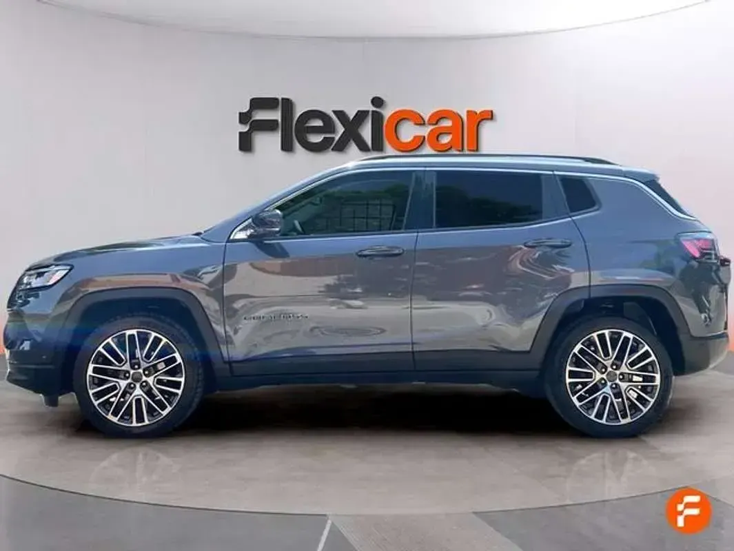 Usado Jeep Compass Limited 131 CV (96 kW) 2021 Gris SUV