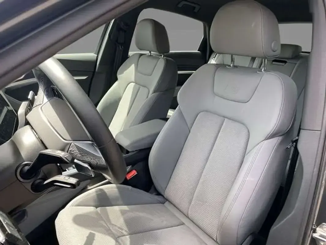 Usado Audi e-tron Sportback S-Line 300 kW (408 CV) 2023 Gris SUV