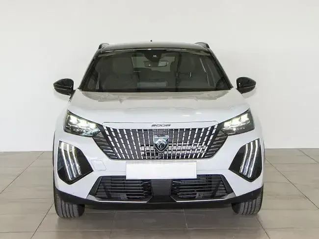 Usado Peugeot e-2008 Active 114 kW (156 CV) 2023 Blanco SUV