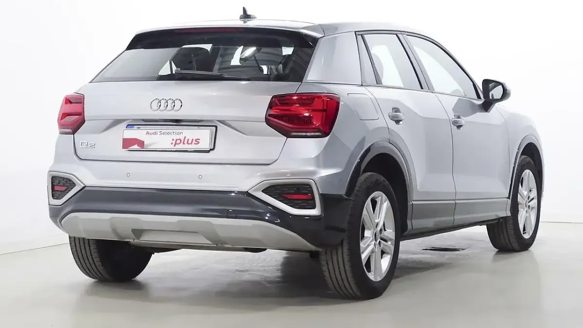 Usado Audi Q2 Advanced Plus 110 CV (80 kW) 2021 Gris SUV