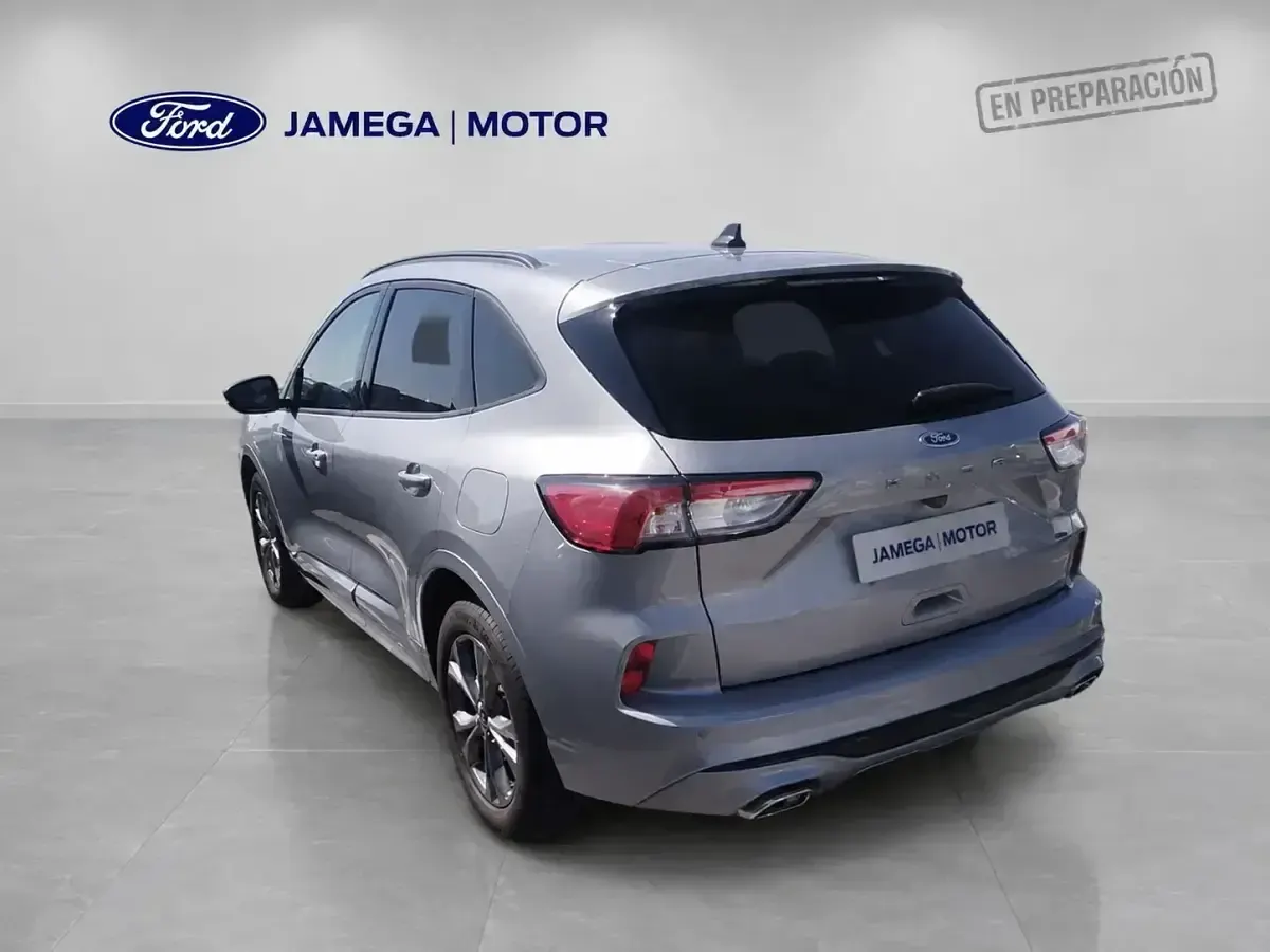 Usado Ford Kuga ST-Line 225 CV (165 kW) 2023 Gris SUV