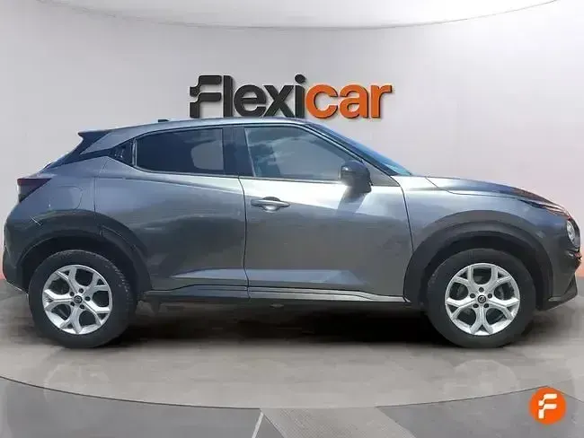 Usado Nissan Juke Acenta 114 CV (83 kW) 2021 Gris SUV