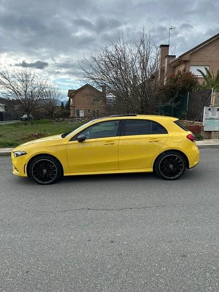 Usado Mercedes A250 218 CV (160 kW) 2021 Amarillo Berlina