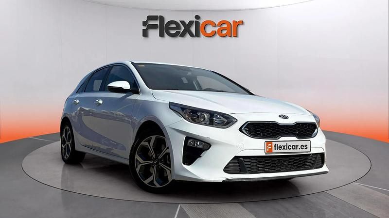 Usado Kia Ceed 136 CV (100 kW) 2021 Blanco Utilitario