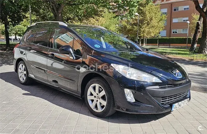 Usado Peugeot 308 SW Premium 120 CV (88 kW) 2010 Negro Familiar