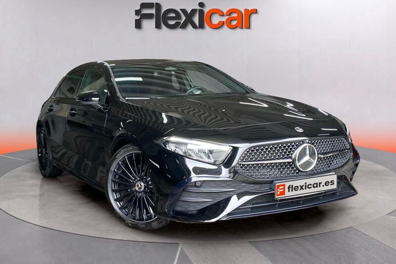 Negro Usado 2023 Mercedes A200 Berlina | 29.890 € (Un poco caro) - Imagen 1/4