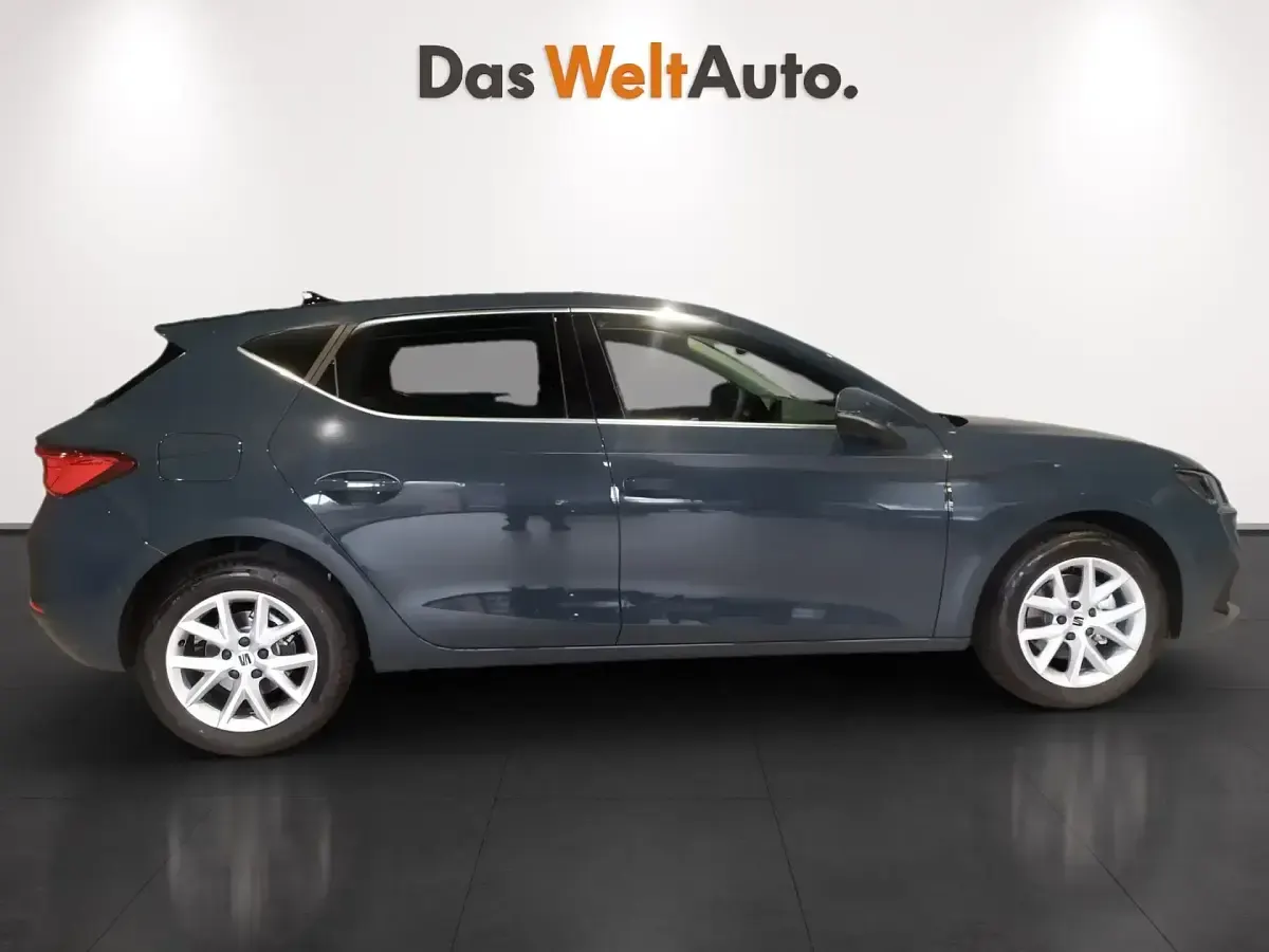 Usado Seat Leon Style 116 CV (85 kW) 2025 Gris