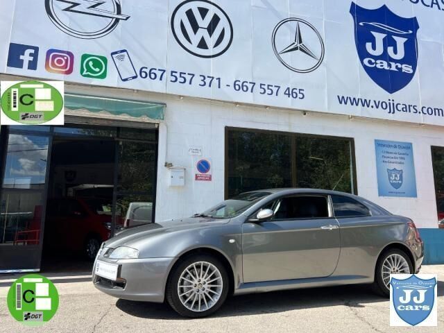 Marrón Usado 2005 Alfa Romeo GT Distinctive Coupe | 9900 € - Imagen 1/4